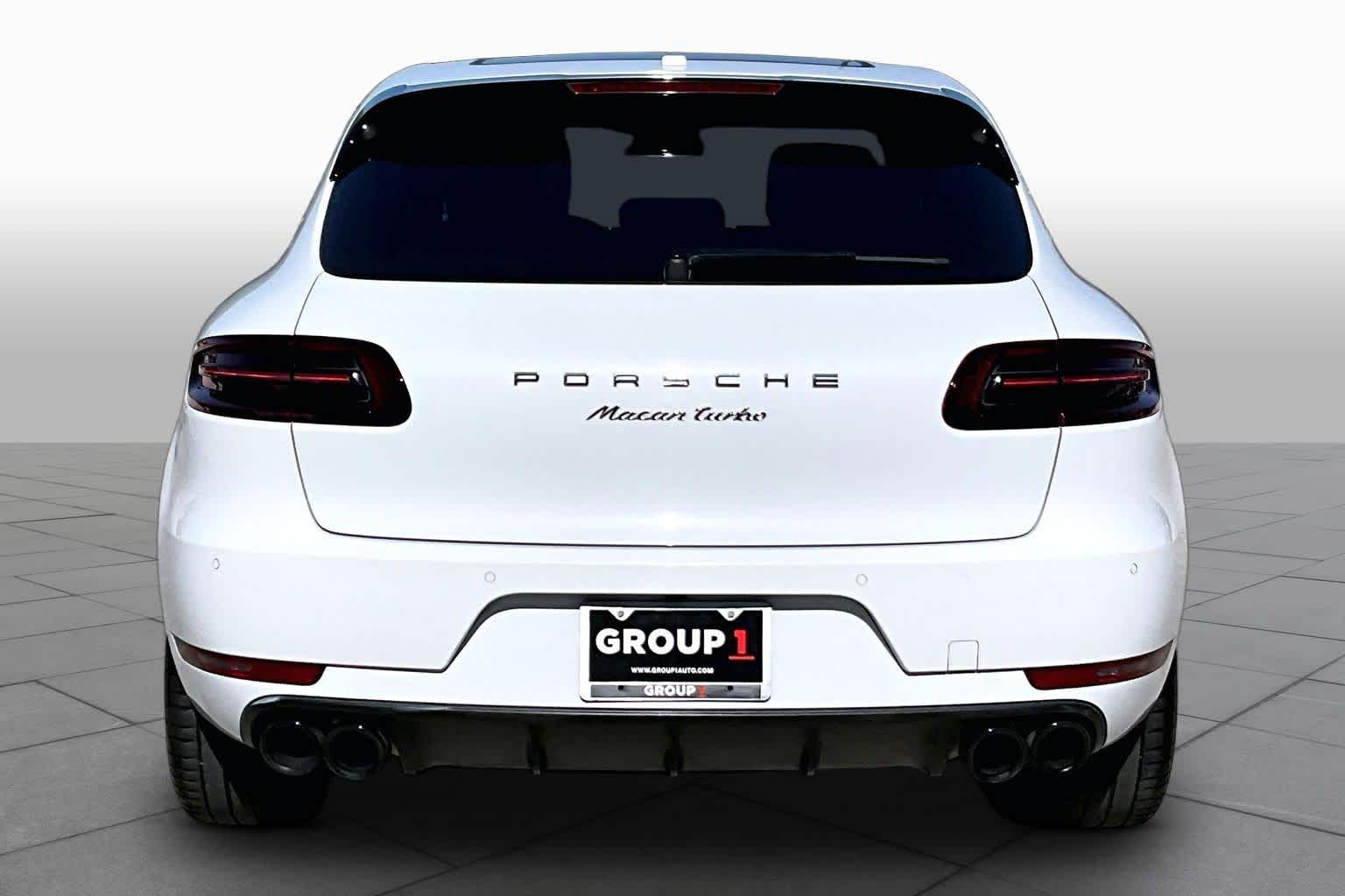2017 Porsche Macan photo 5 of 31
