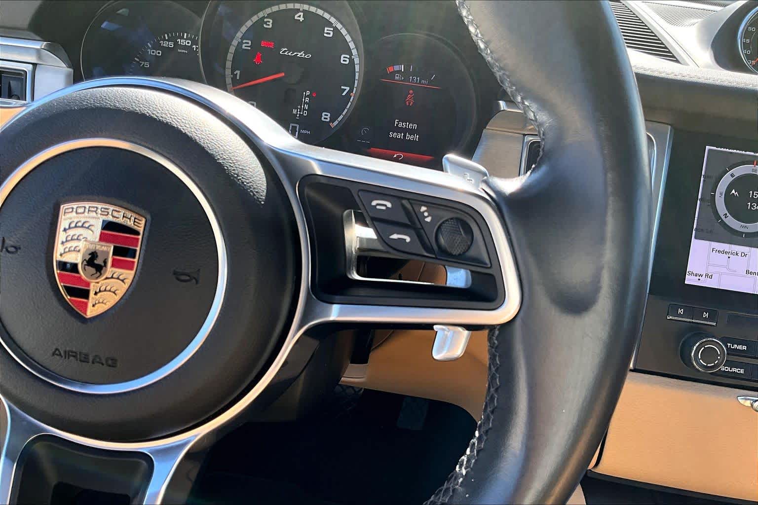 2017 Porsche Macan photo 23 of 31