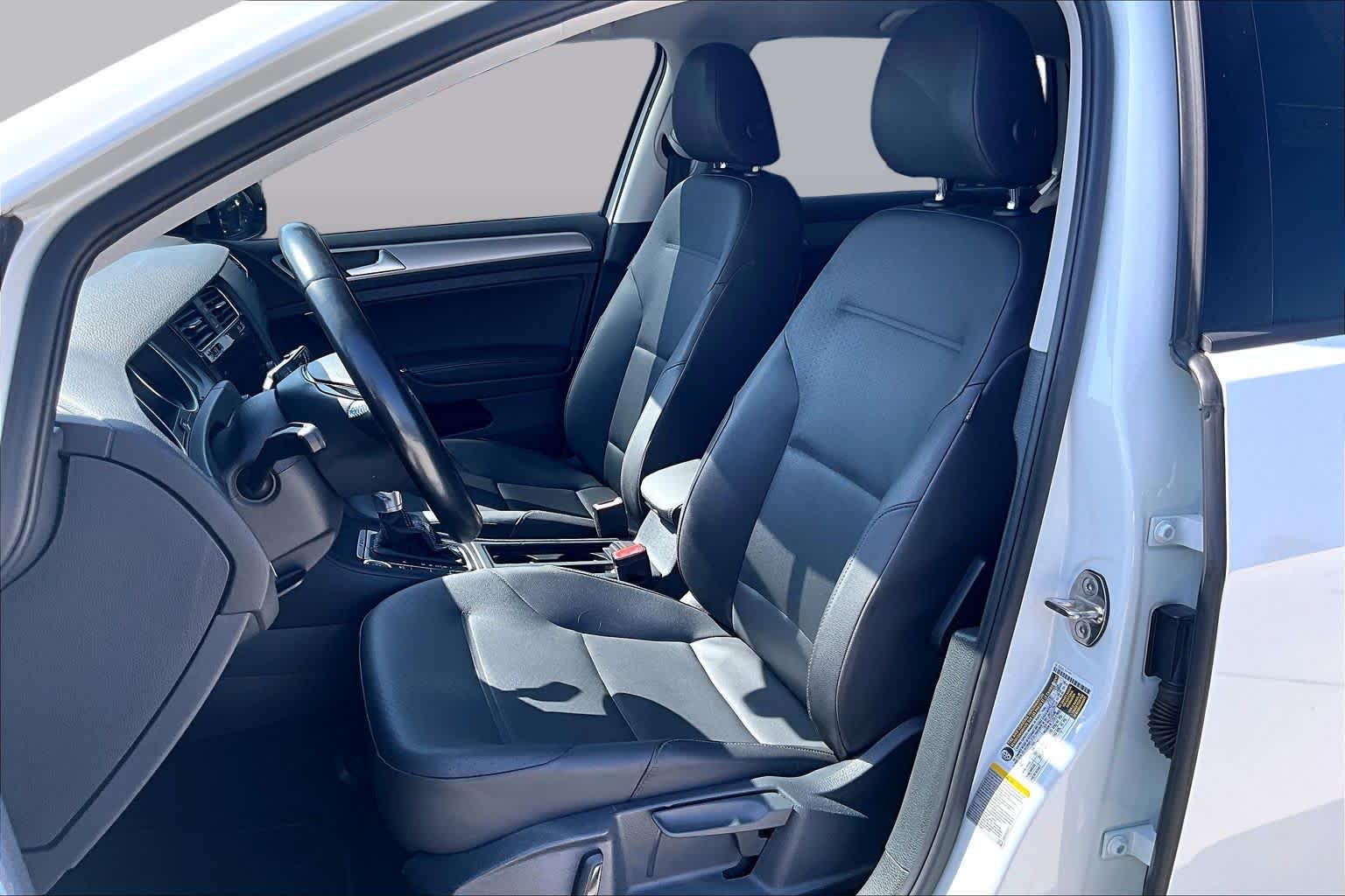 2015 Volkswagen e-Golf SEL Premium - 6