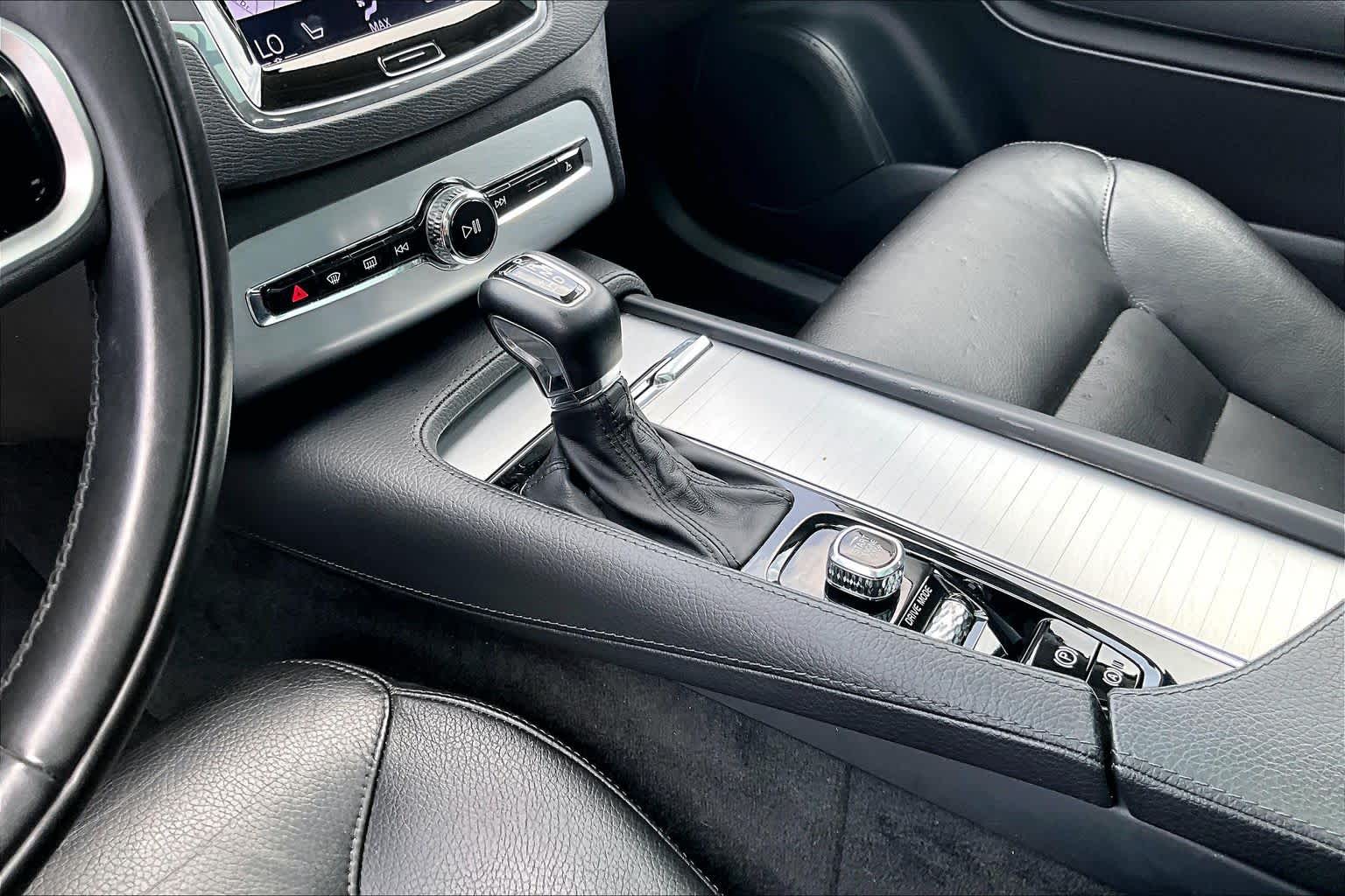 2018 Volvo XC90 Momentum Osmium Grey Metallic at Westside Kia