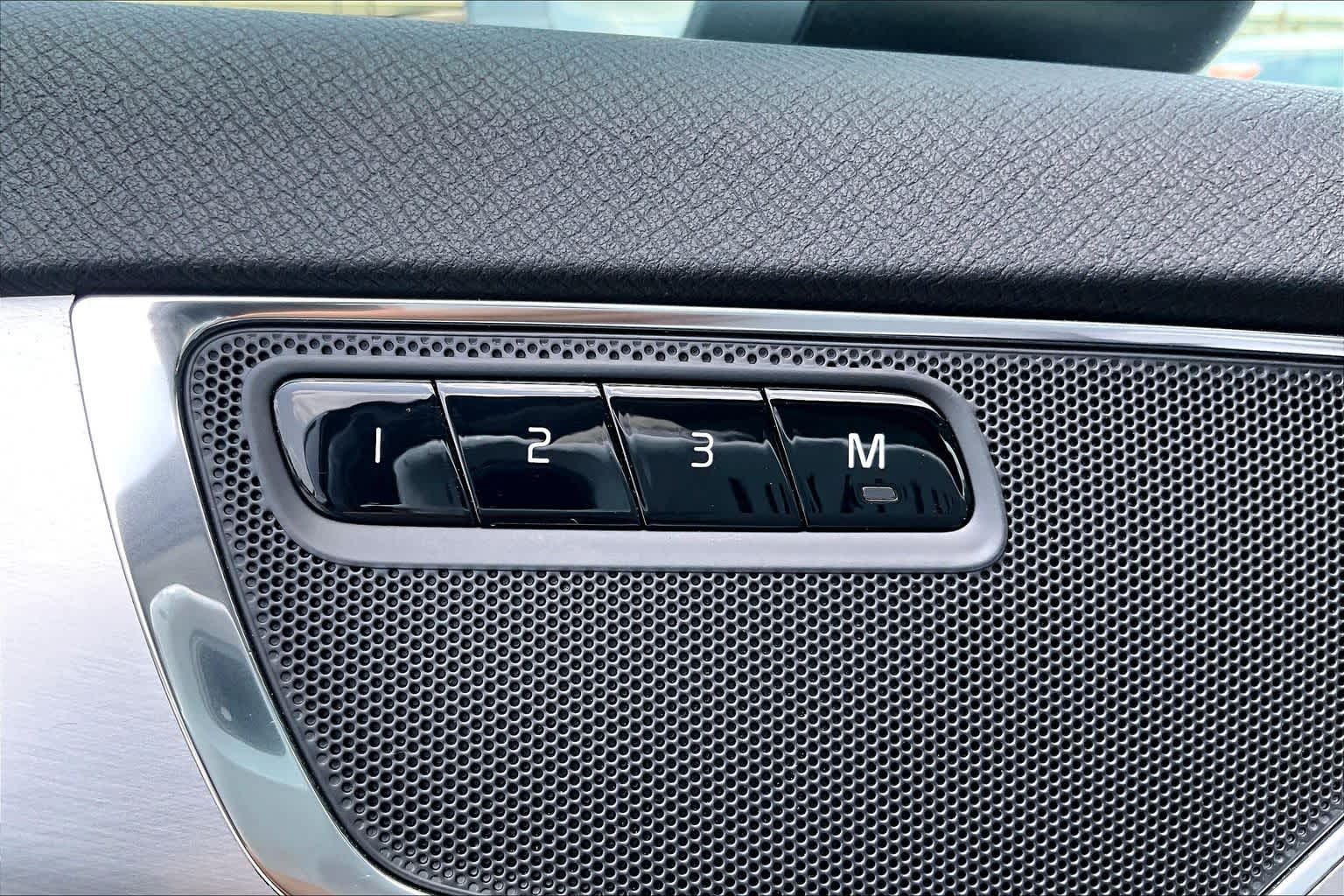 2018 Volvo XC90 Momentum Osmium Grey Metallic at Westside Kia