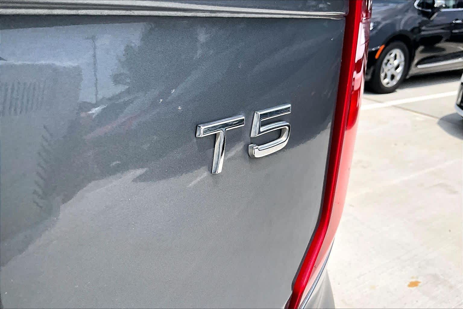 2018 Volvo XC90 Momentum Osmium Grey Metallic at Westside Kia