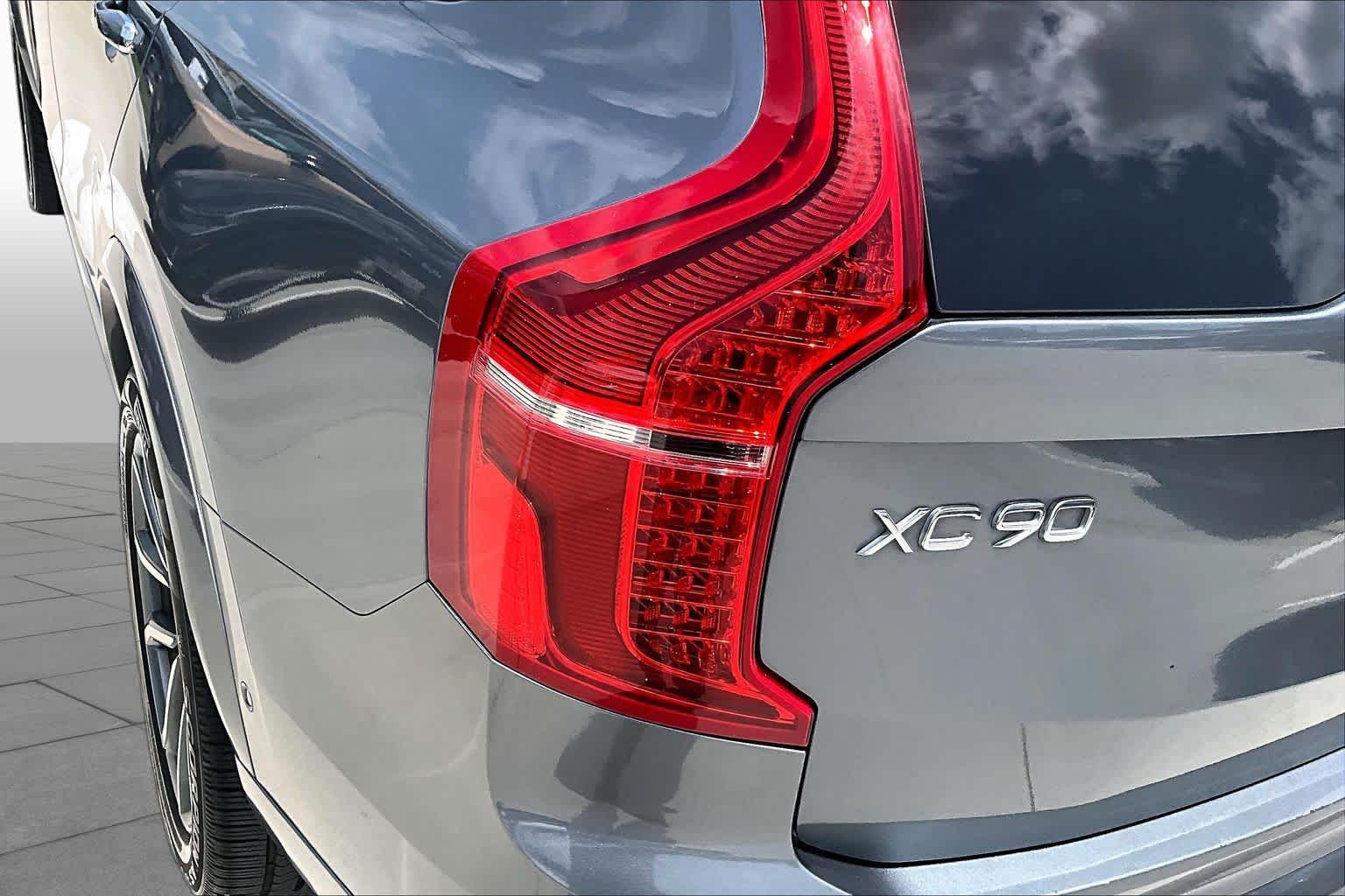 2018 Volvo XC90 Momentum Osmium Grey Metallic at Westside Kia