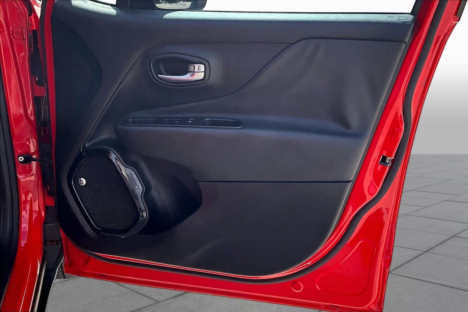 2018 Jeep Renegade photo 21 of 30