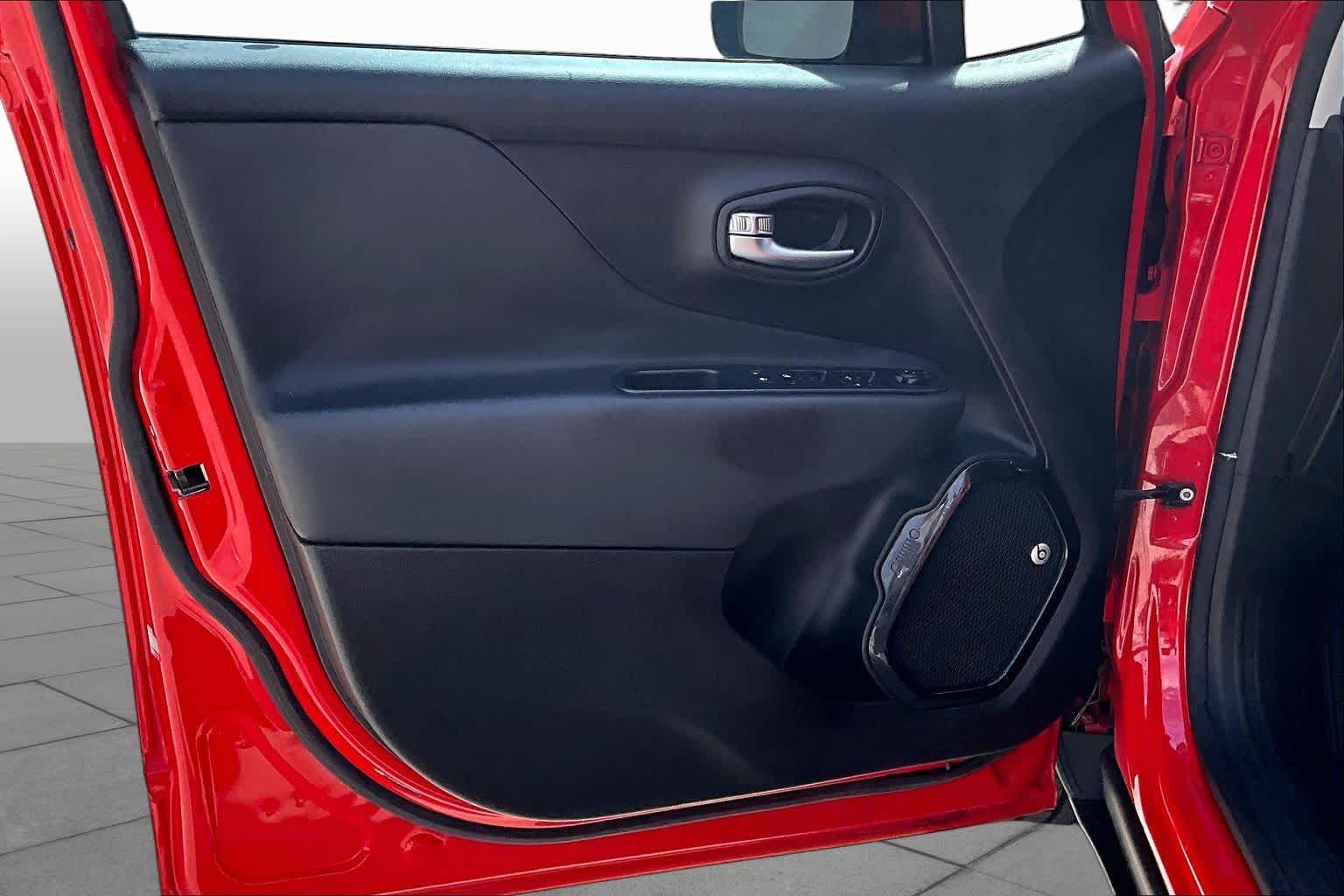2018 Jeep Renegade photo 20 of 30