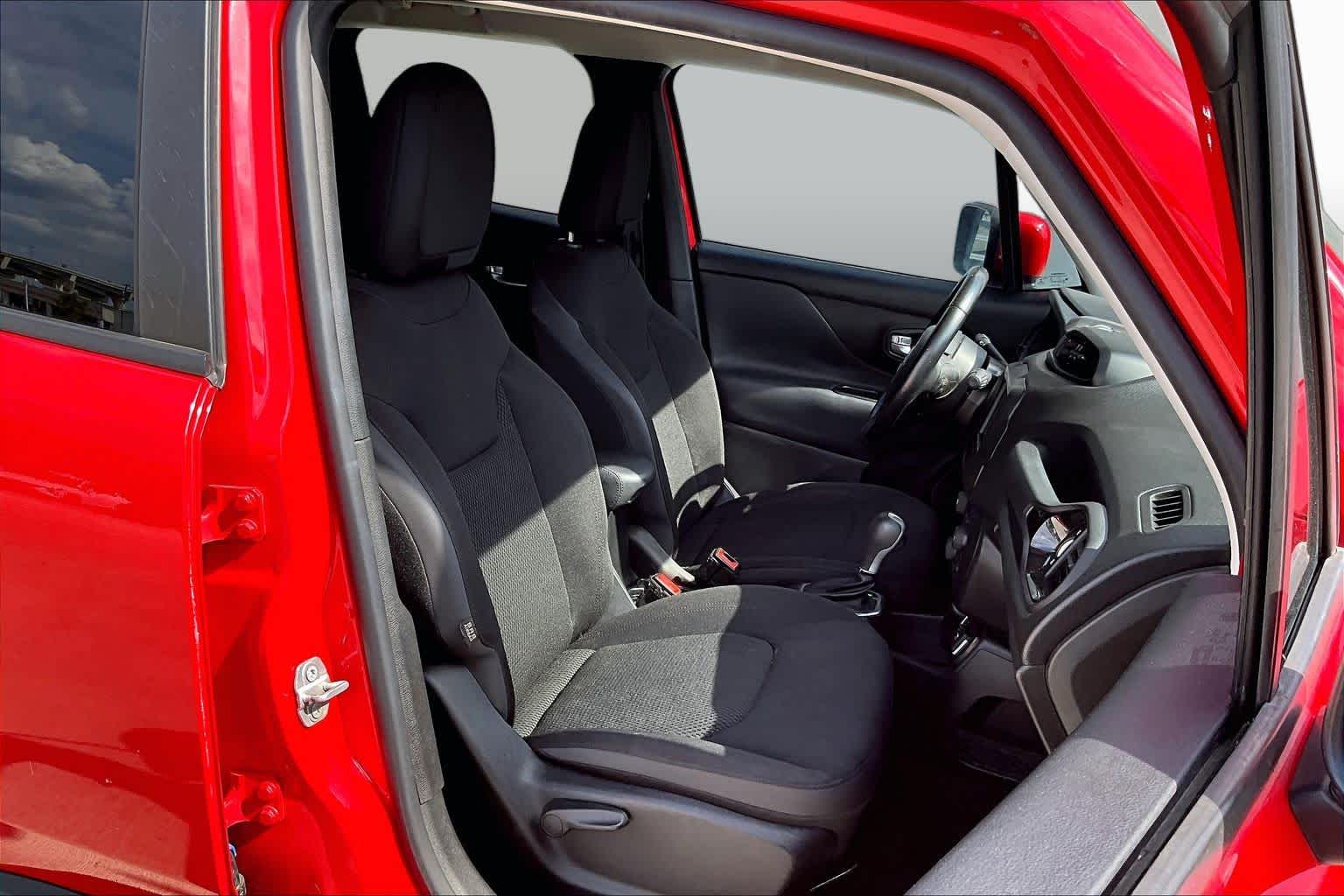 2018 Jeep Renegade photo 9 of 30