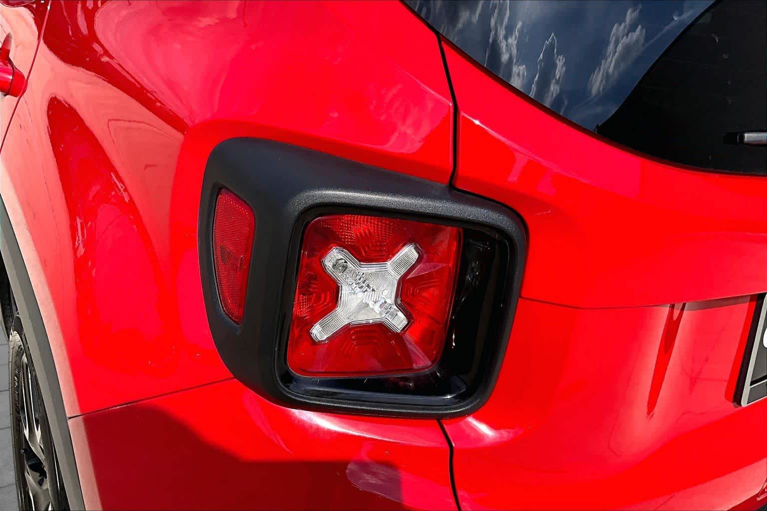 2018 Jeep Renegade photo 26 of 30