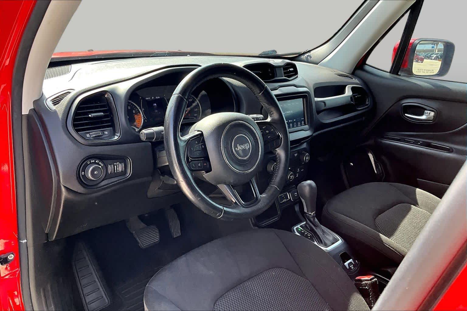 2018 Jeep Renegade photo 16 of 30