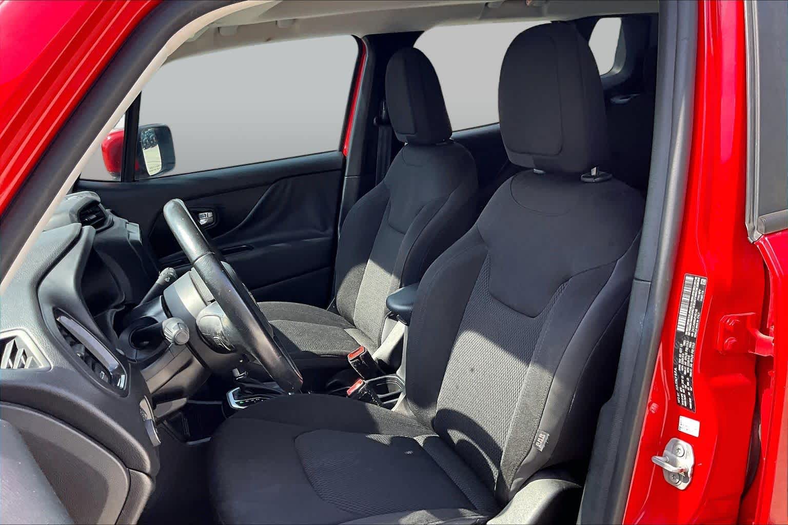 2018 Jeep Renegade photo 8 of 30