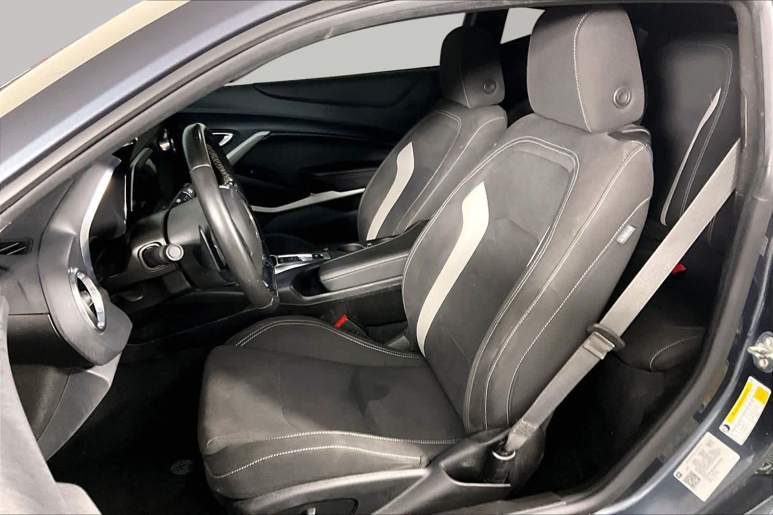 Pre-Owned 2023 Chevrolet Camaro LT1