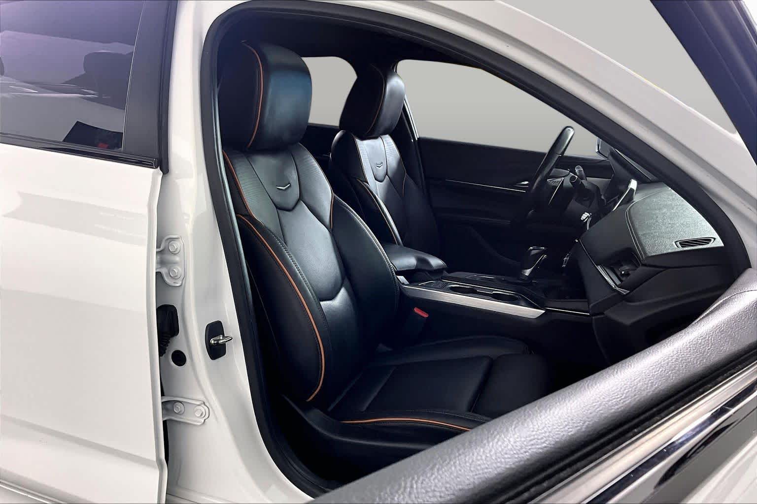 Used 2022 SUMMIT WHITE Cadillac Sport image 9