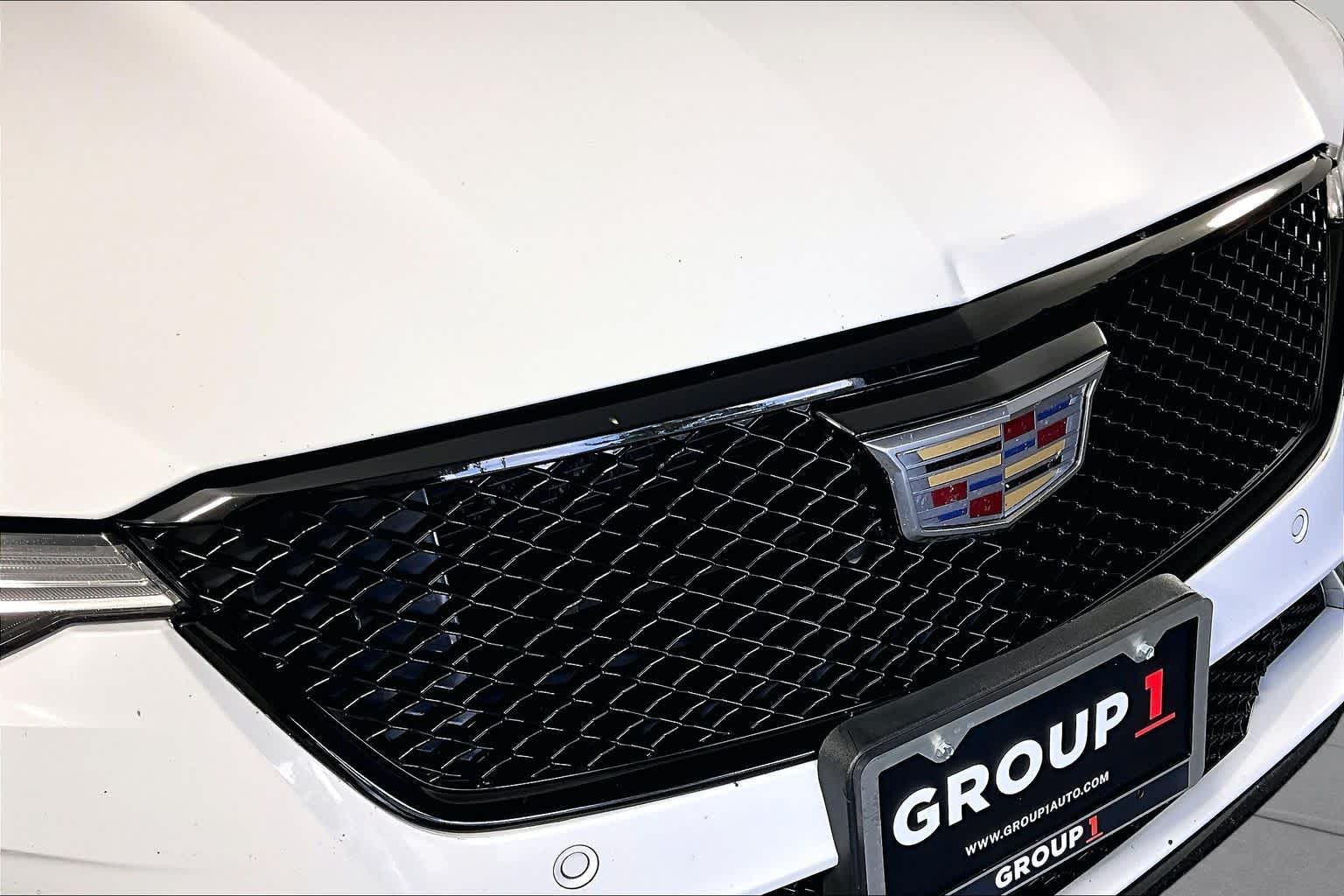 Used 2022 SUMMIT WHITE Cadillac Sport image 27