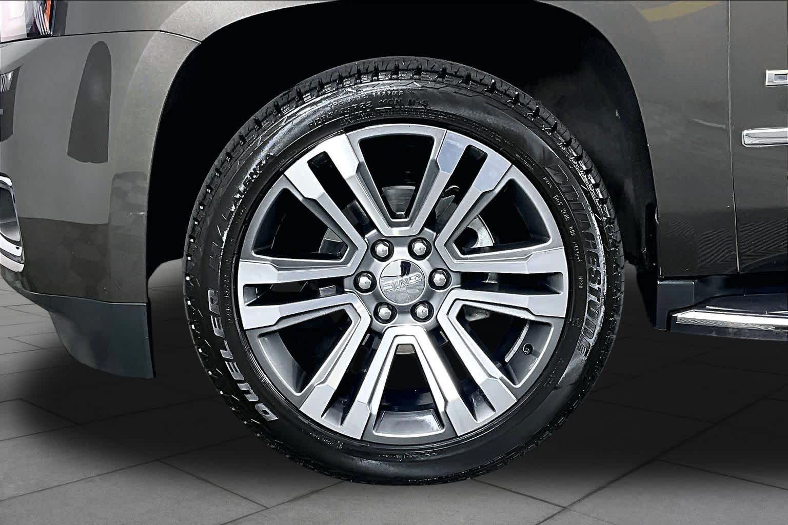 Used 2019 SMOKEY QUARTZ METALLIC GMC Denali image 10