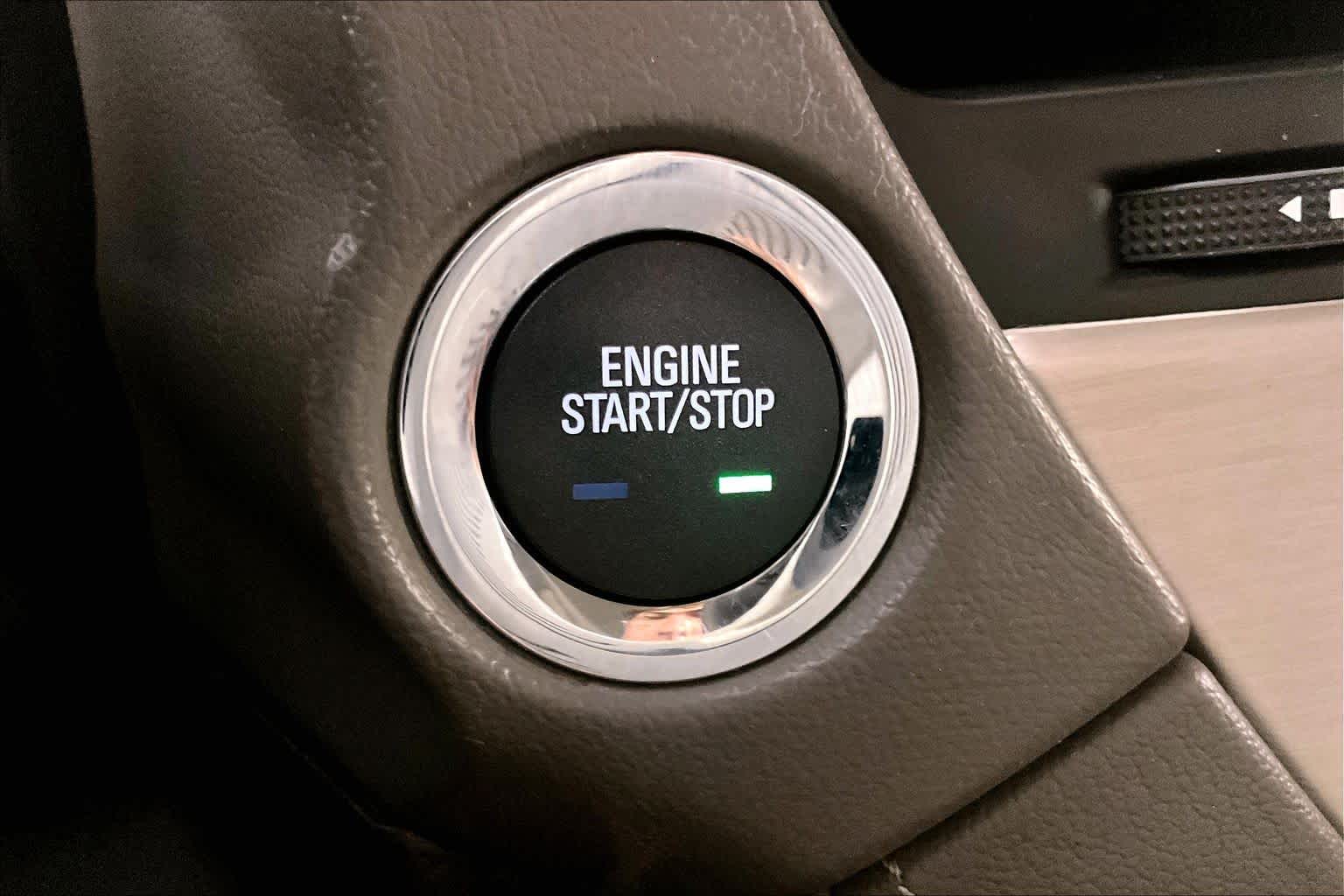 Used 2019 SMOKEY QUARTZ METALLIC GMC Denali image 30