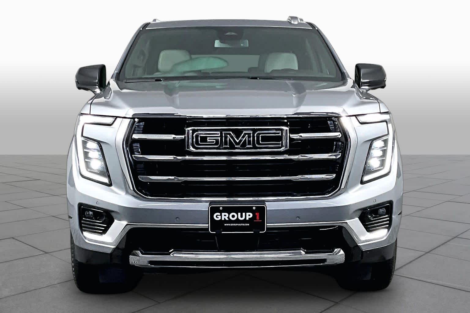 Used 2025 Sterling Metallic GMC Elevation image 4