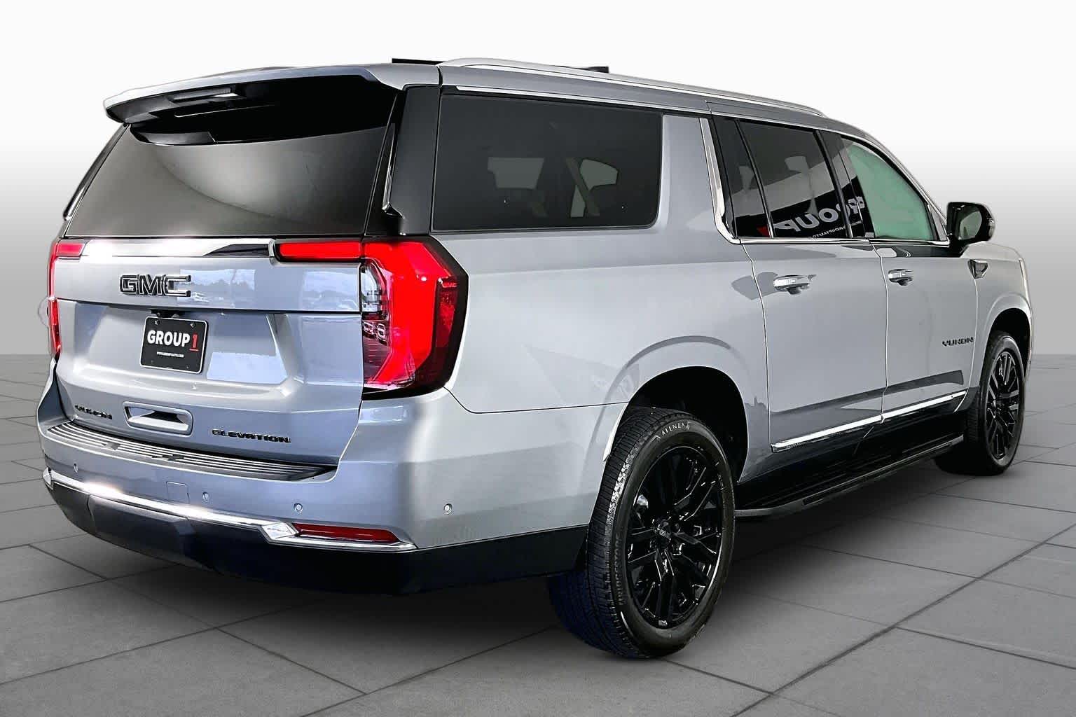 Used 2025 Sterling Metallic GMC Elevation image 13