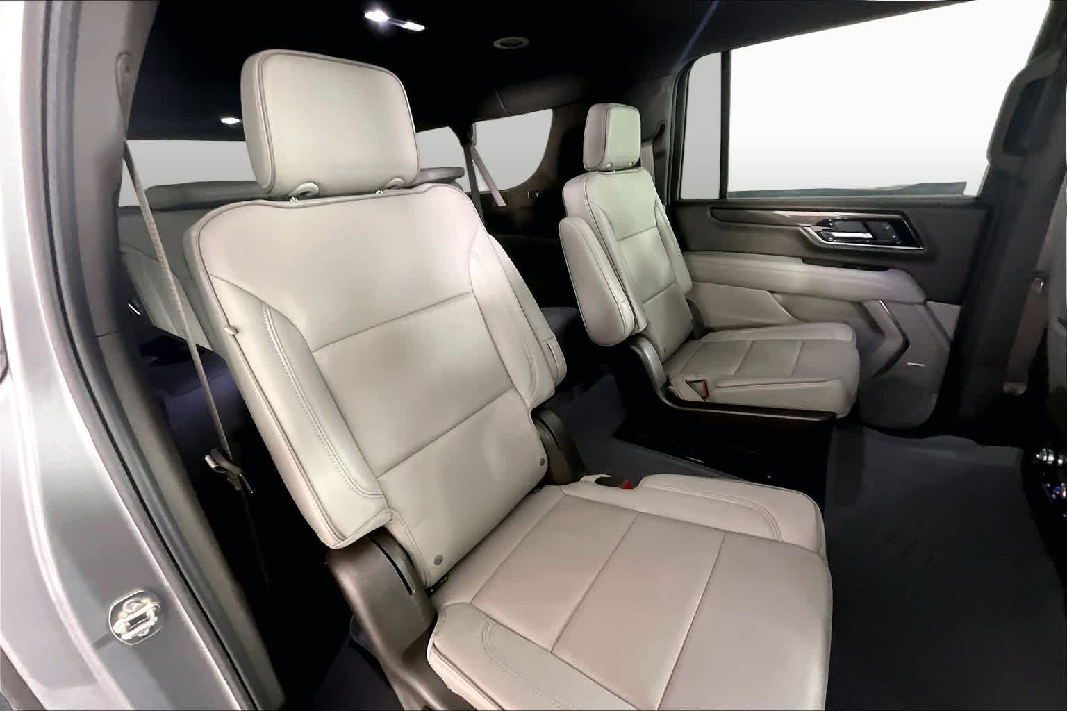 Used 2025 Sterling Metallic GMC Elevation image 20