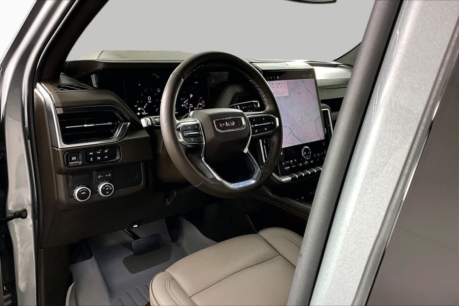 Used 2025 Sterling Metallic GMC Elevation image 17