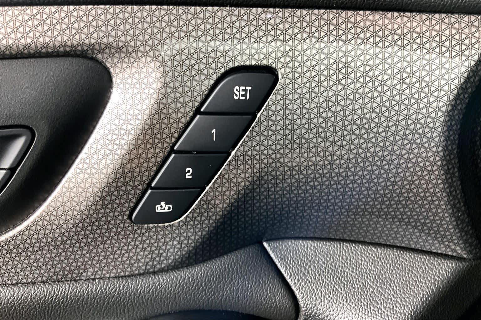 Used 2023 MOSAIC BLACK METALLIC Chevrolet Premier image 32