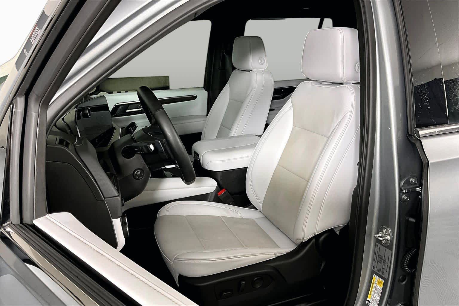 Certified Used 2025 Sterling Gray Metallic Chevrolet Premier image 8