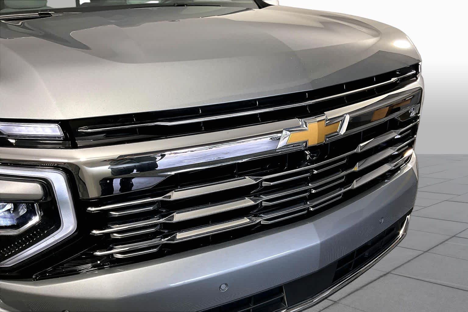 Certified Used 2025 Sterling Gray Metallic Chevrolet Premier image 28