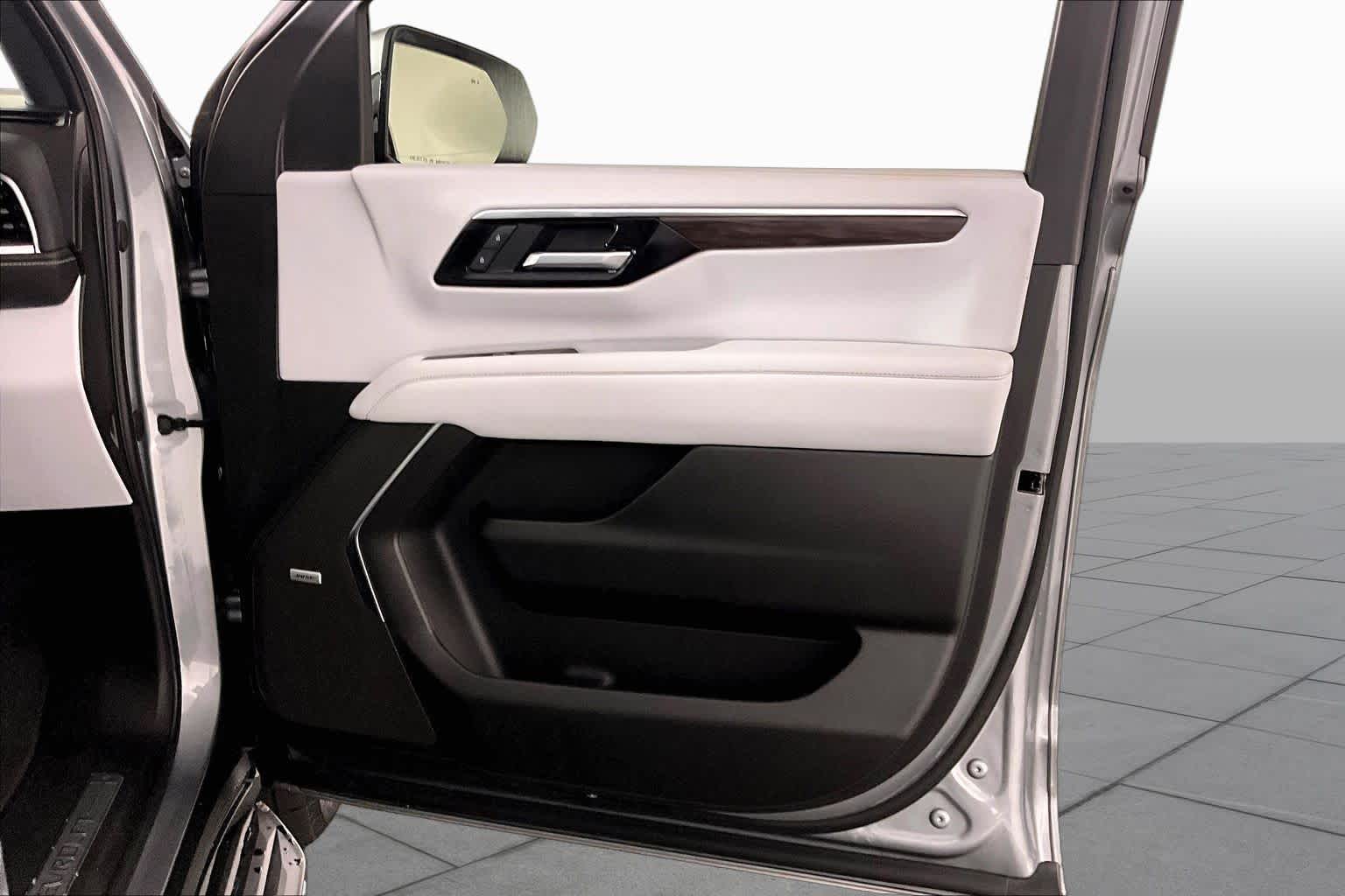 Certified Used 2025 Sterling Gray Metallic Chevrolet Premier image 22