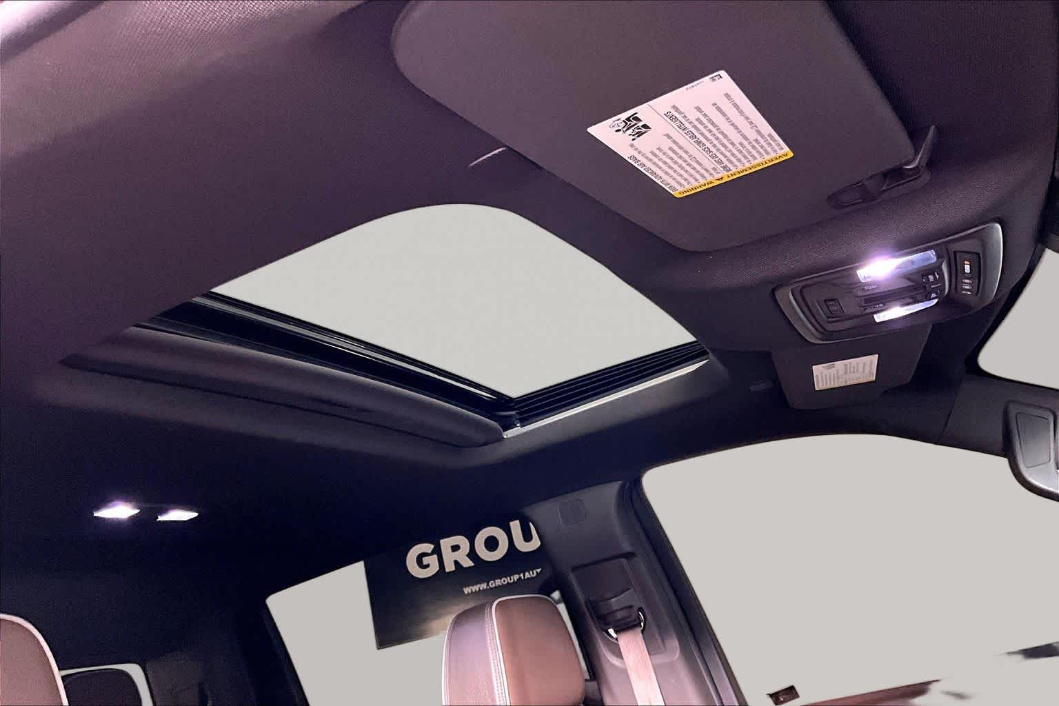 Used 2024 White Frost Tricoat GMC Denali image 14