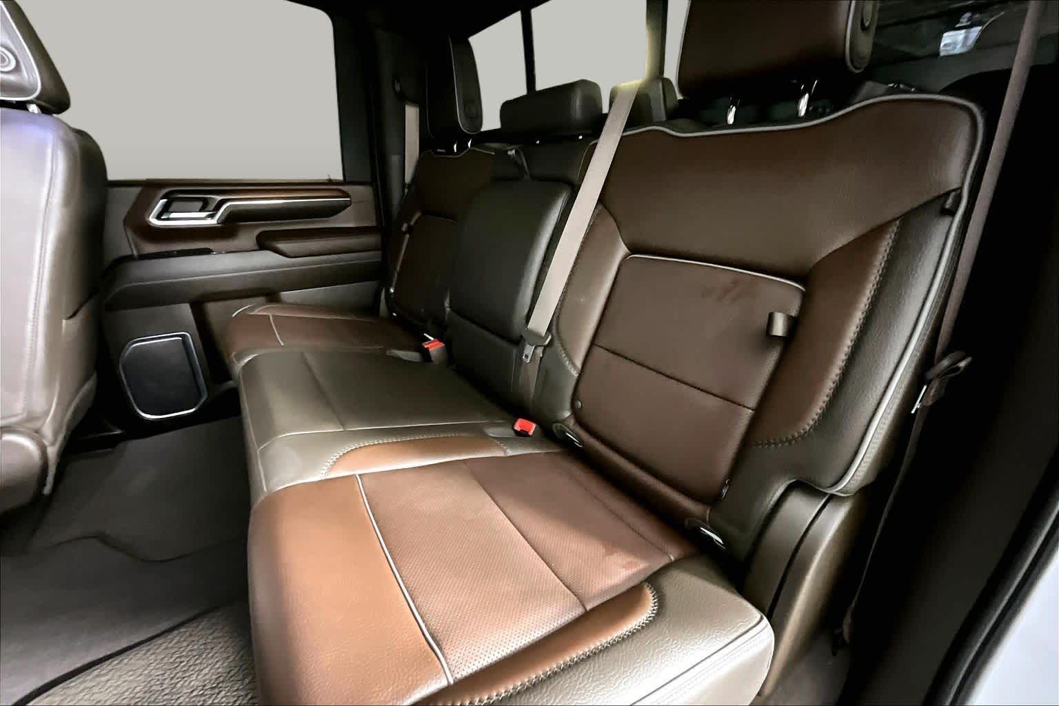 Used 2024 White Frost Tricoat GMC Denali image 20