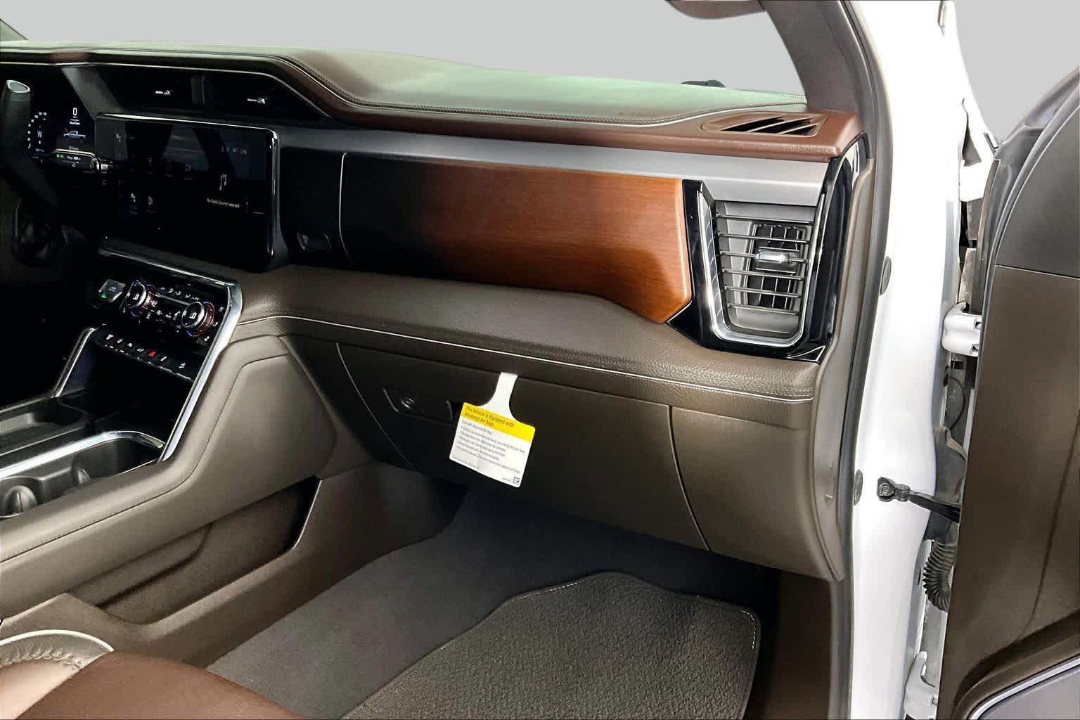 Used 2024 White Frost Tricoat GMC Denali image 19