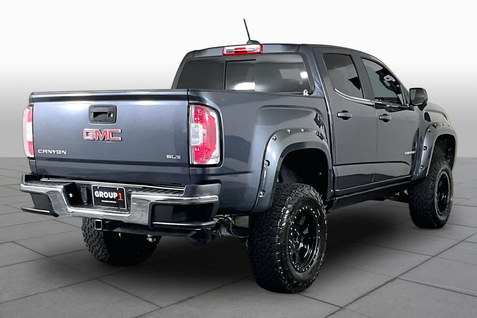 Used 2017 CYBER GRAY METALLIC GMC 2WD SLE image 12