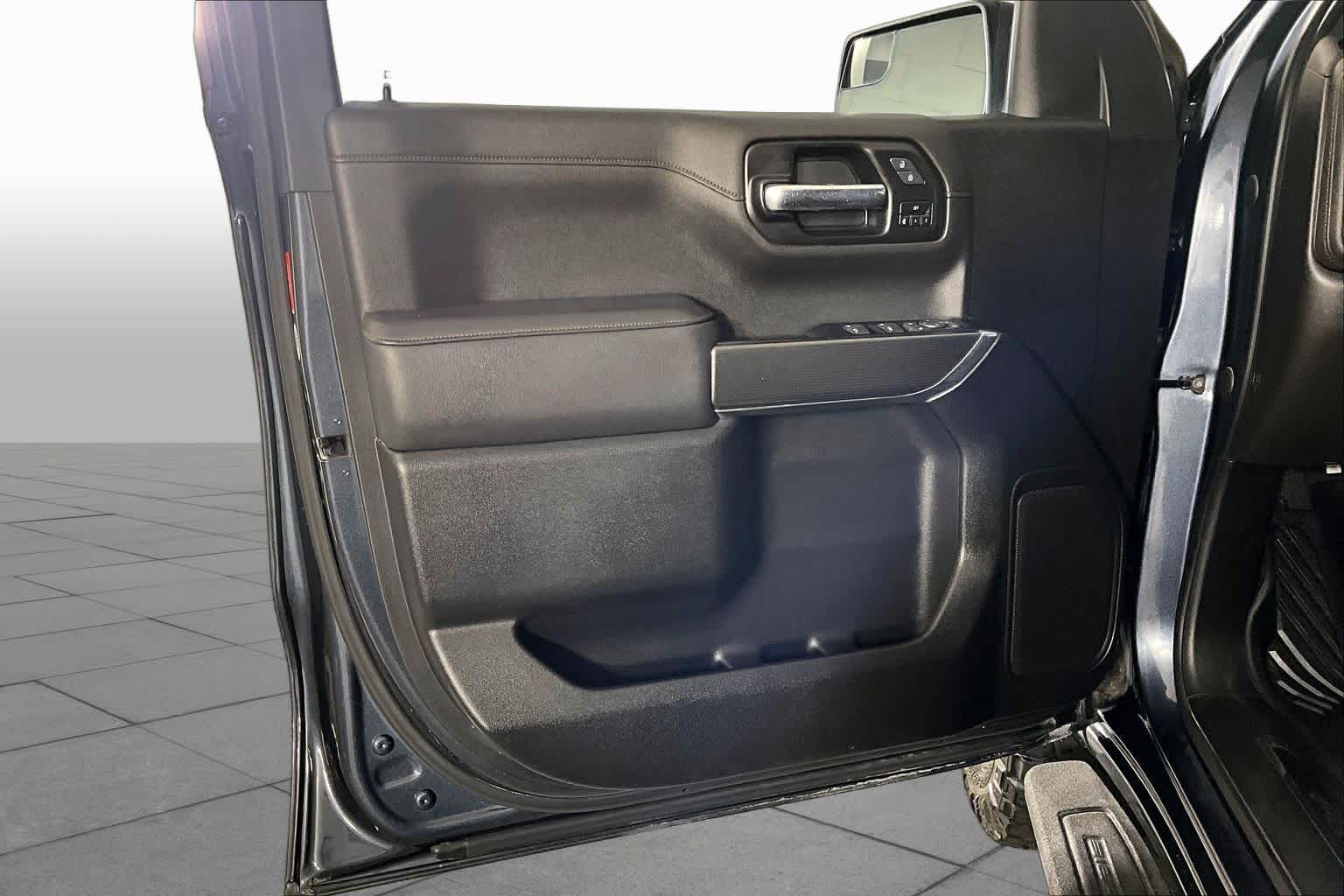 Used 2021 DARK SKY METALLIC GMC AT4 image 21