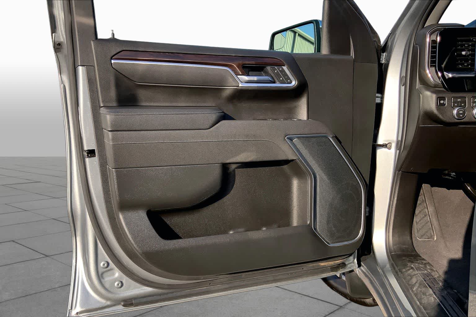 Certified Used 2026 Sterling Metallic GMC SLT image 26