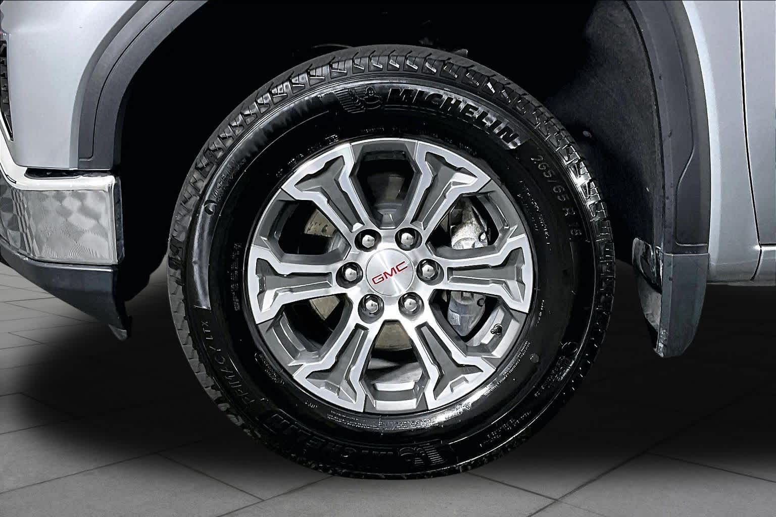 Certified Used 2026 Sterling Metallic GMC SLT image 13