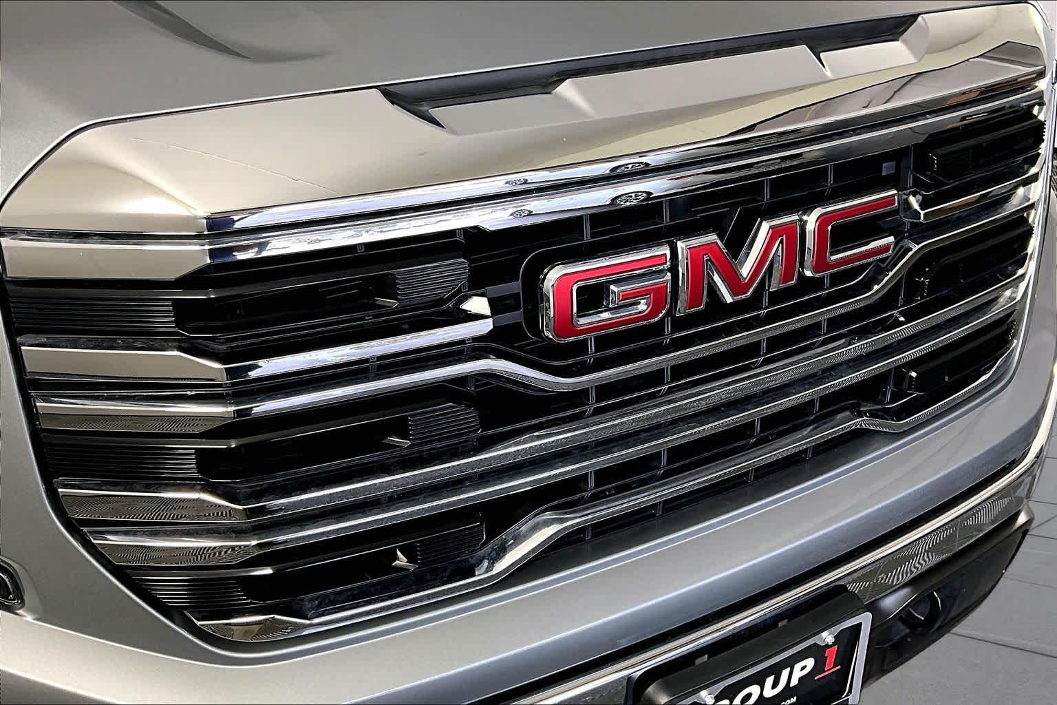 Certified Used 2026 Sterling Metallic GMC SLT image 34