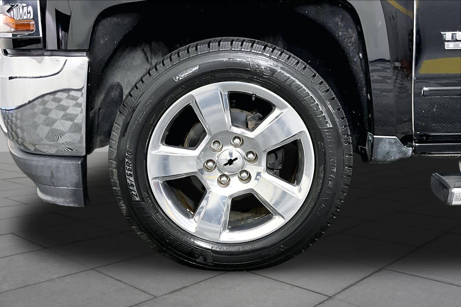 Used 2017 BLACK Chevrolet LT image 11