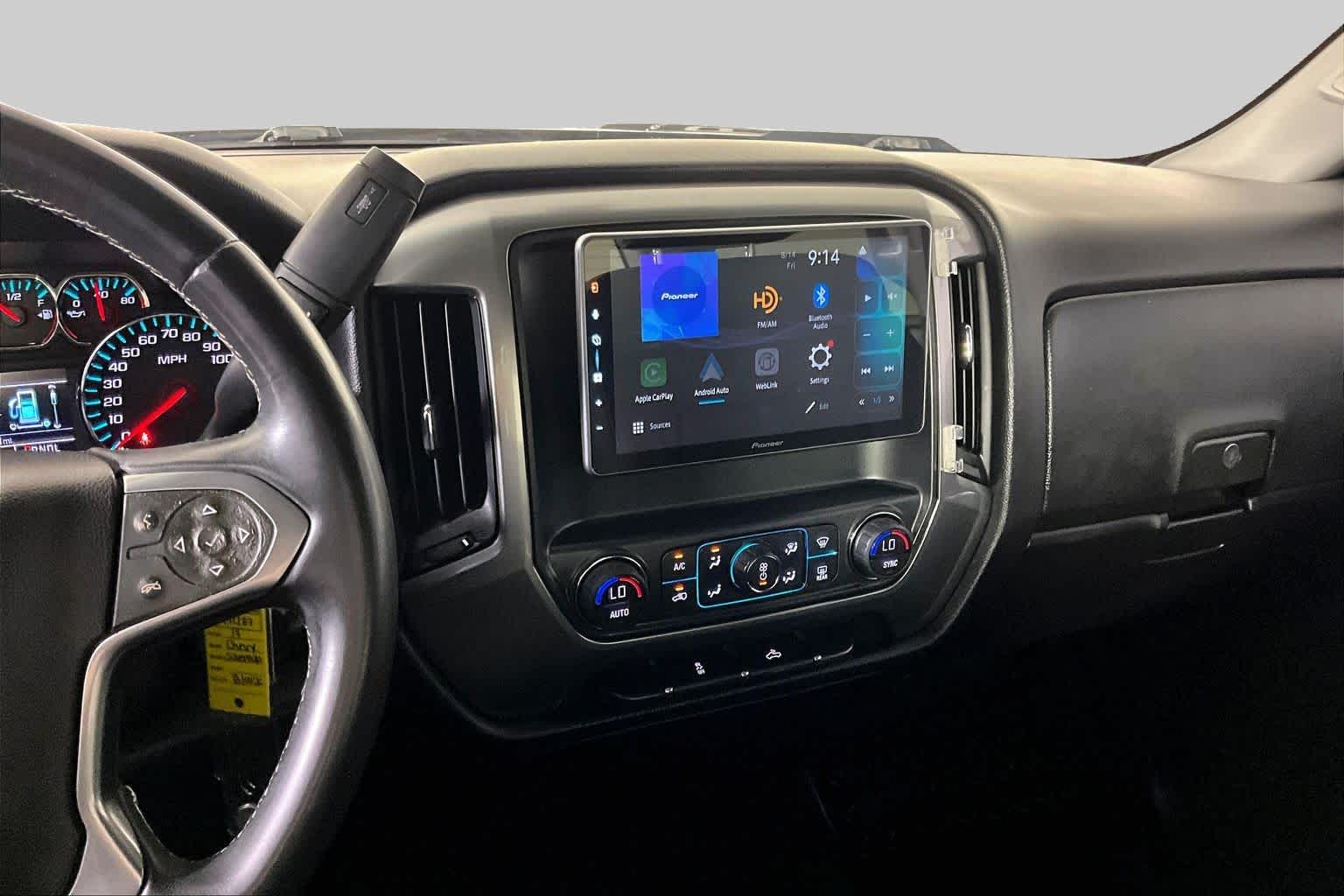 Used 2017 BLACK Chevrolet LT image 7