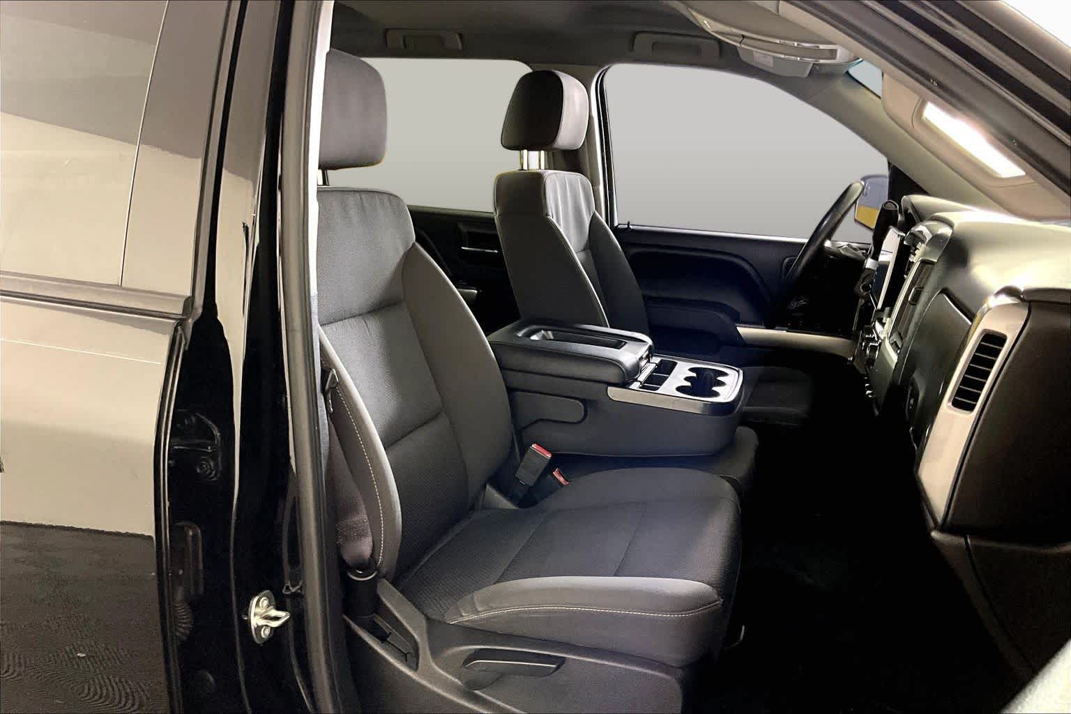 Used 2017 BLACK Chevrolet LT image 9