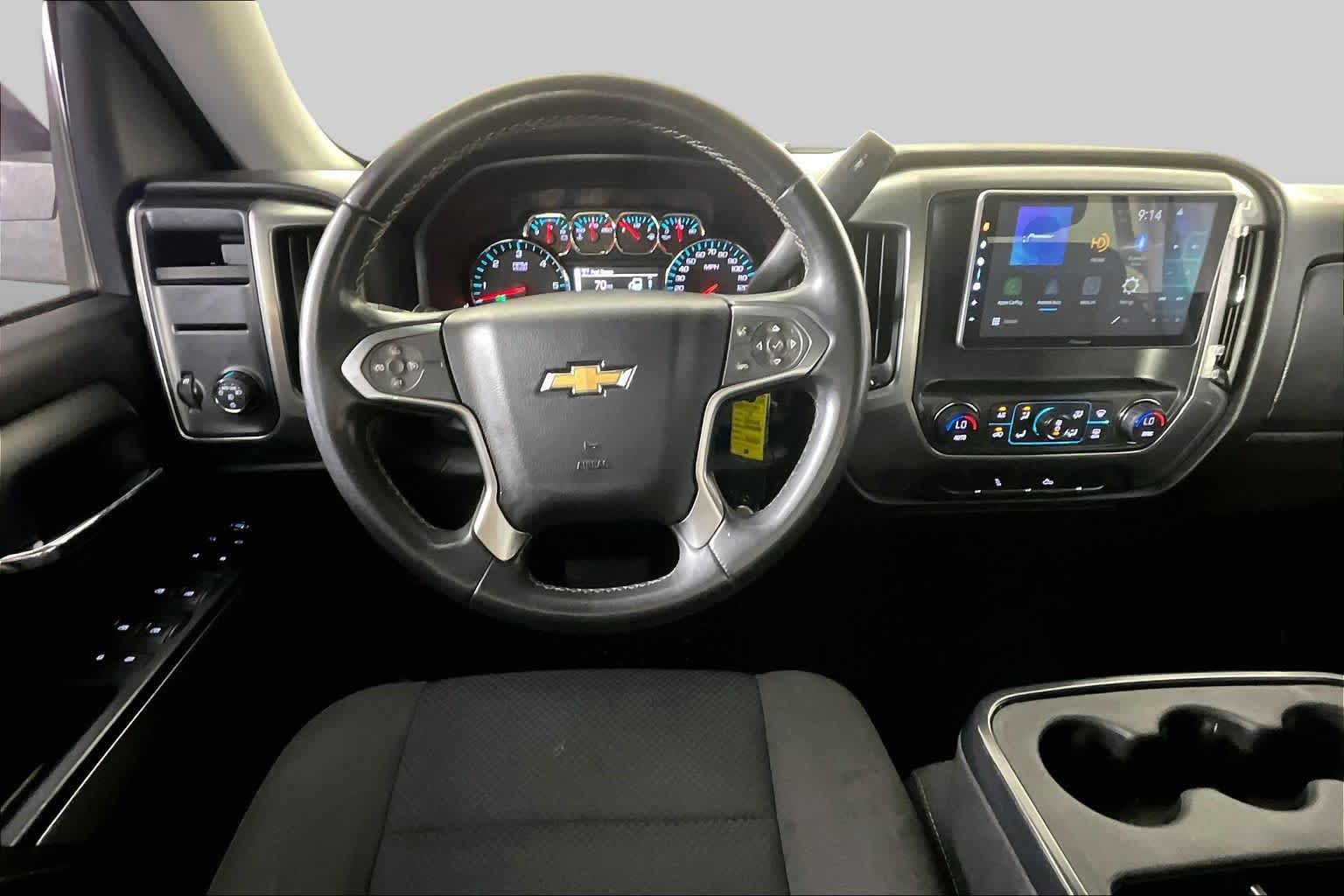 Used 2017 BLACK Chevrolet LT image 6