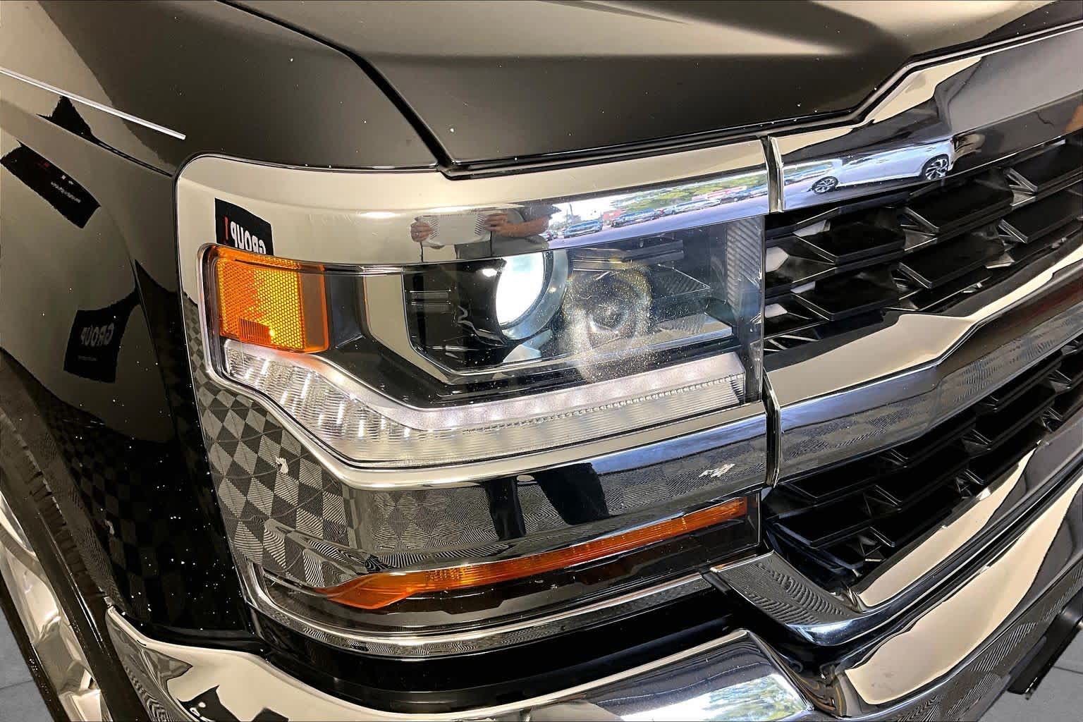 Used 2017 BLACK Chevrolet LT image 27