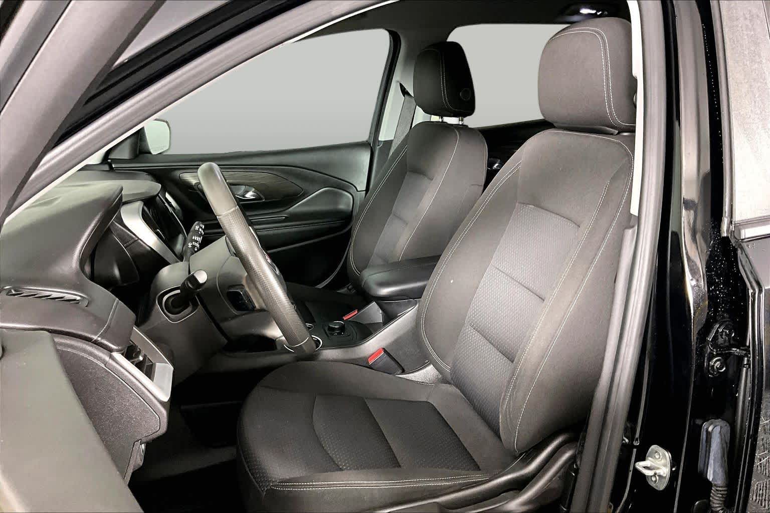 Used 2023 Ebony Twilight Metallic GMC SLE image 8