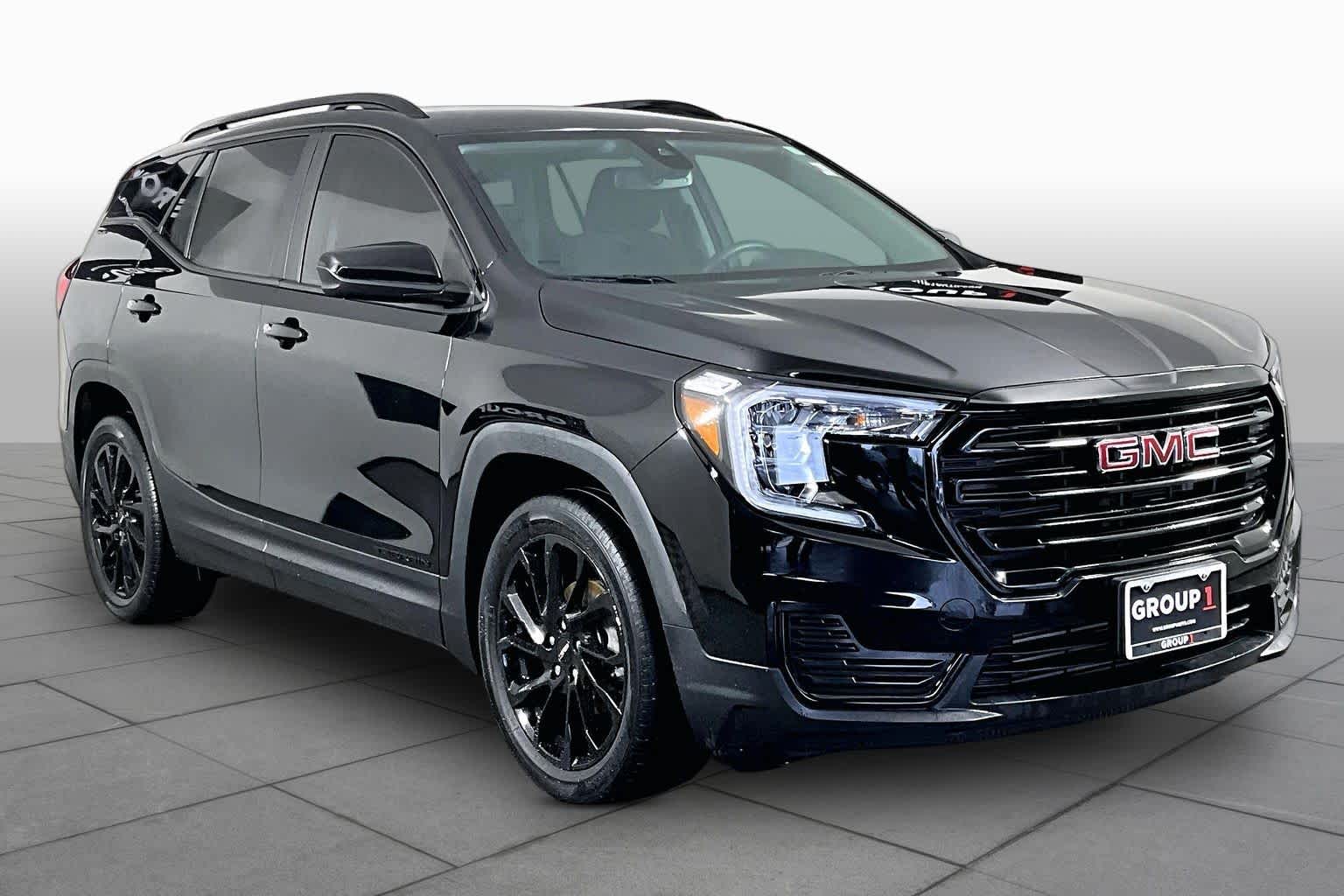 Used 2023 Ebony Twilight Metallic GMC SLE image 3