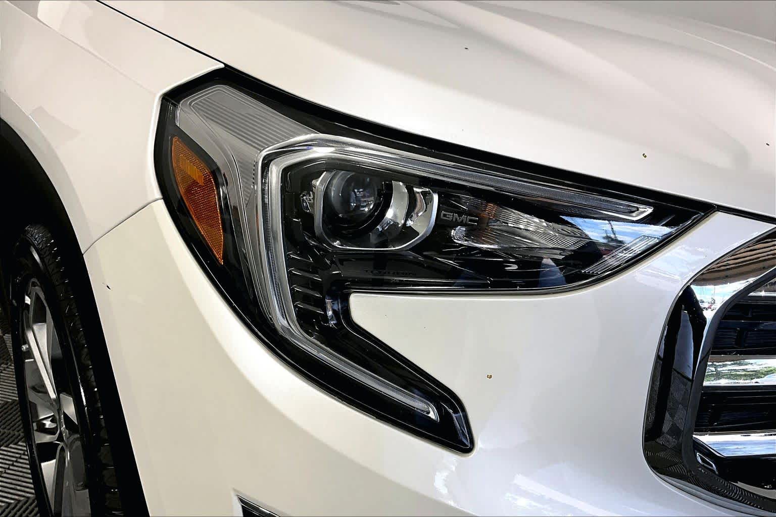 Certified Used 2021 WHITE FROST TRICOAT GMC SLT image 27