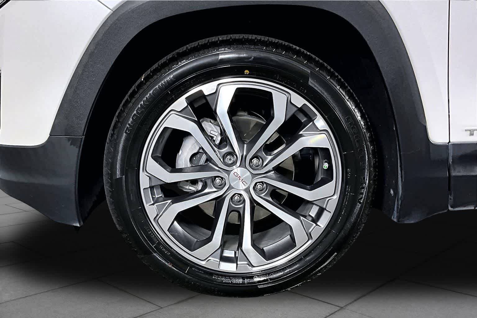 Certified Used 2021 WHITE FROST TRICOAT GMC SLT image 11