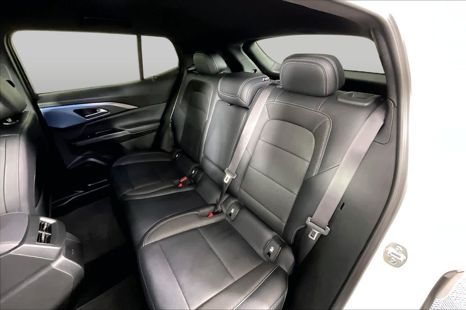 Used 2024 Summit White Chevrolet 2LT image 17