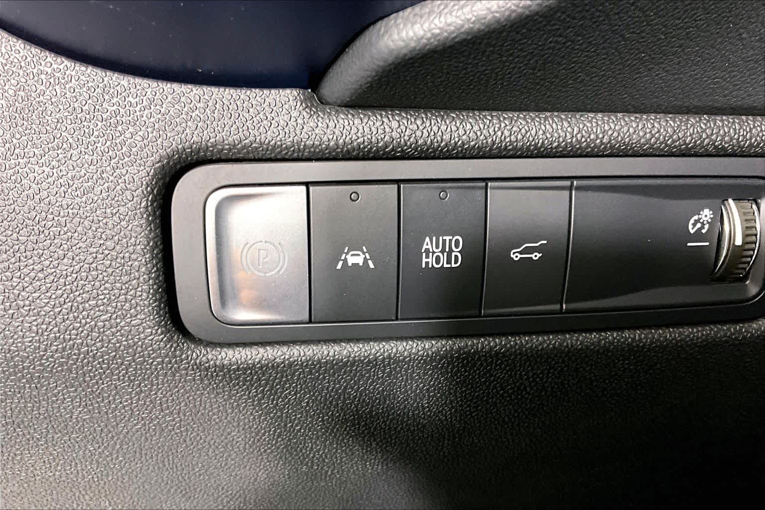 Used 2024 Summit White Chevrolet 2LT image 30