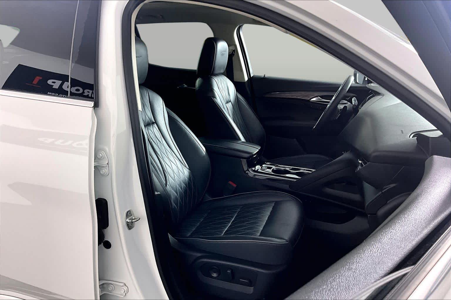 Certified Used 2021 SUMMIT WHITE Buick Avenir image 9