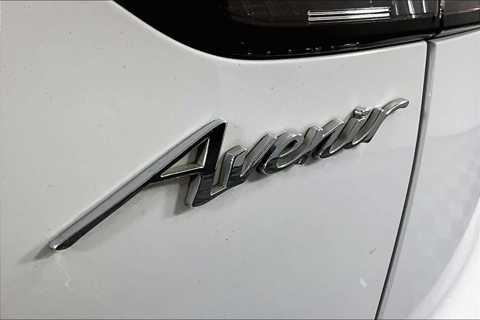 Certified Used 2021 SUMMIT WHITE Buick Avenir image 10