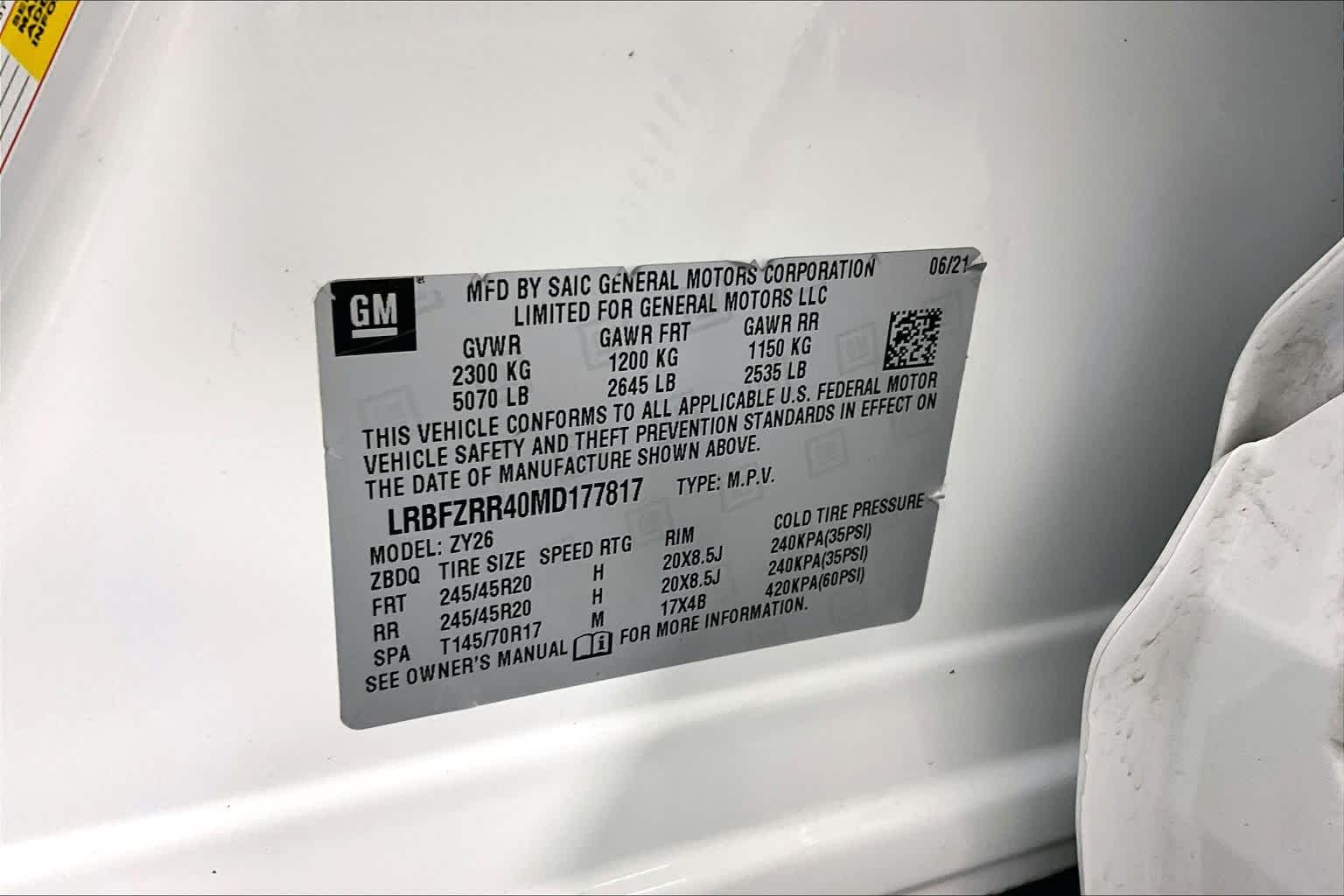 Certified Used 2021 SUMMIT WHITE Buick Avenir image 35