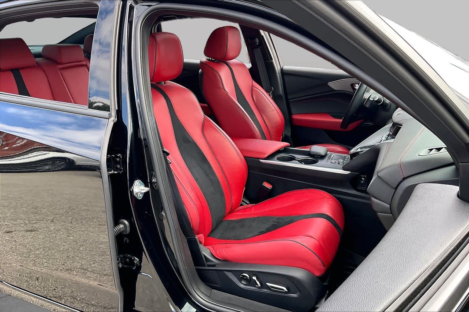 2025 Acura TLX photo 9 of 35