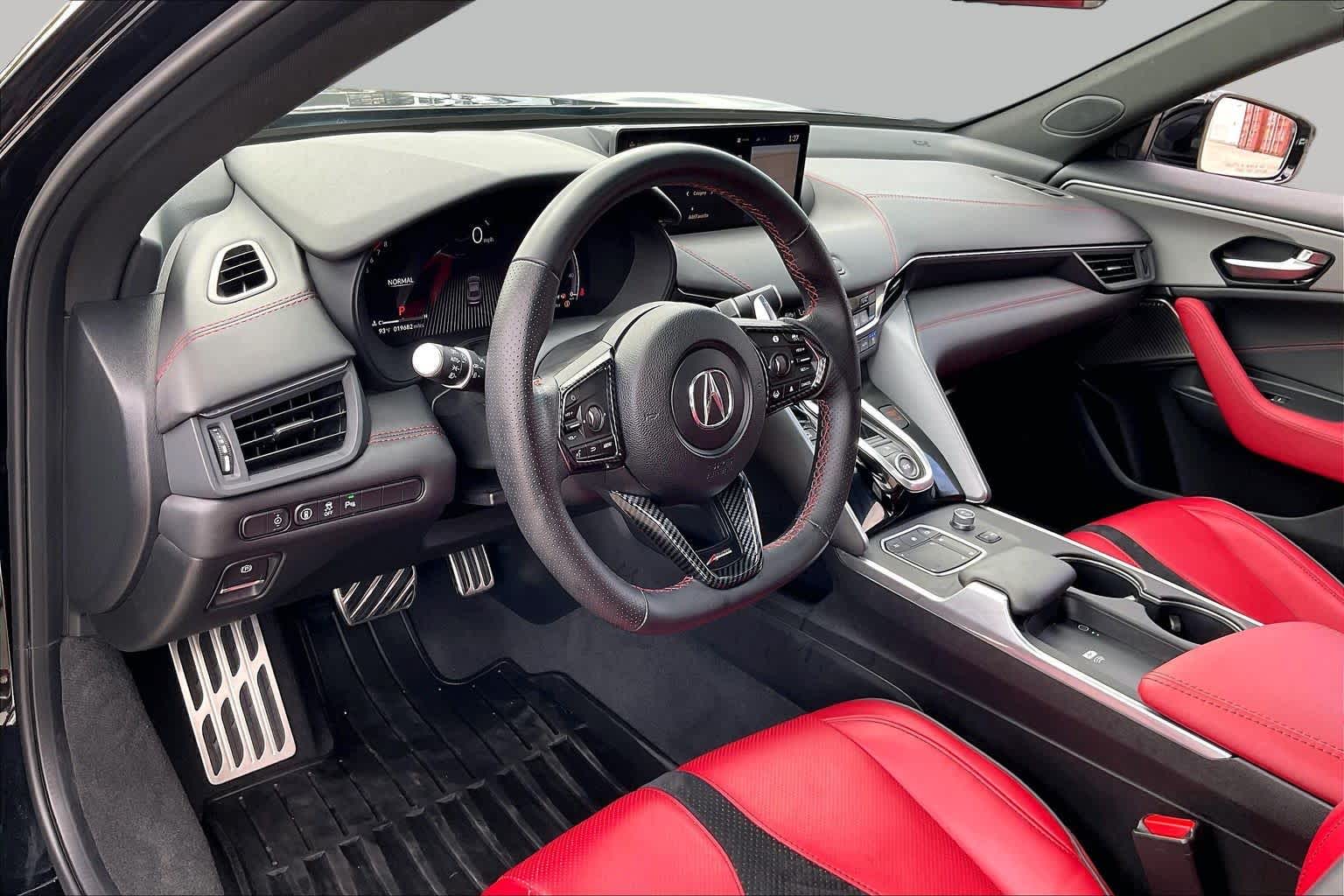 2025 Acura TLX photo 18 of 35